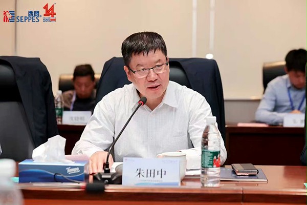 灿勤科技朱田中董事长座谈会现场与大家互动 灿勤科技朱田中董事长座谈会现场与大家互动